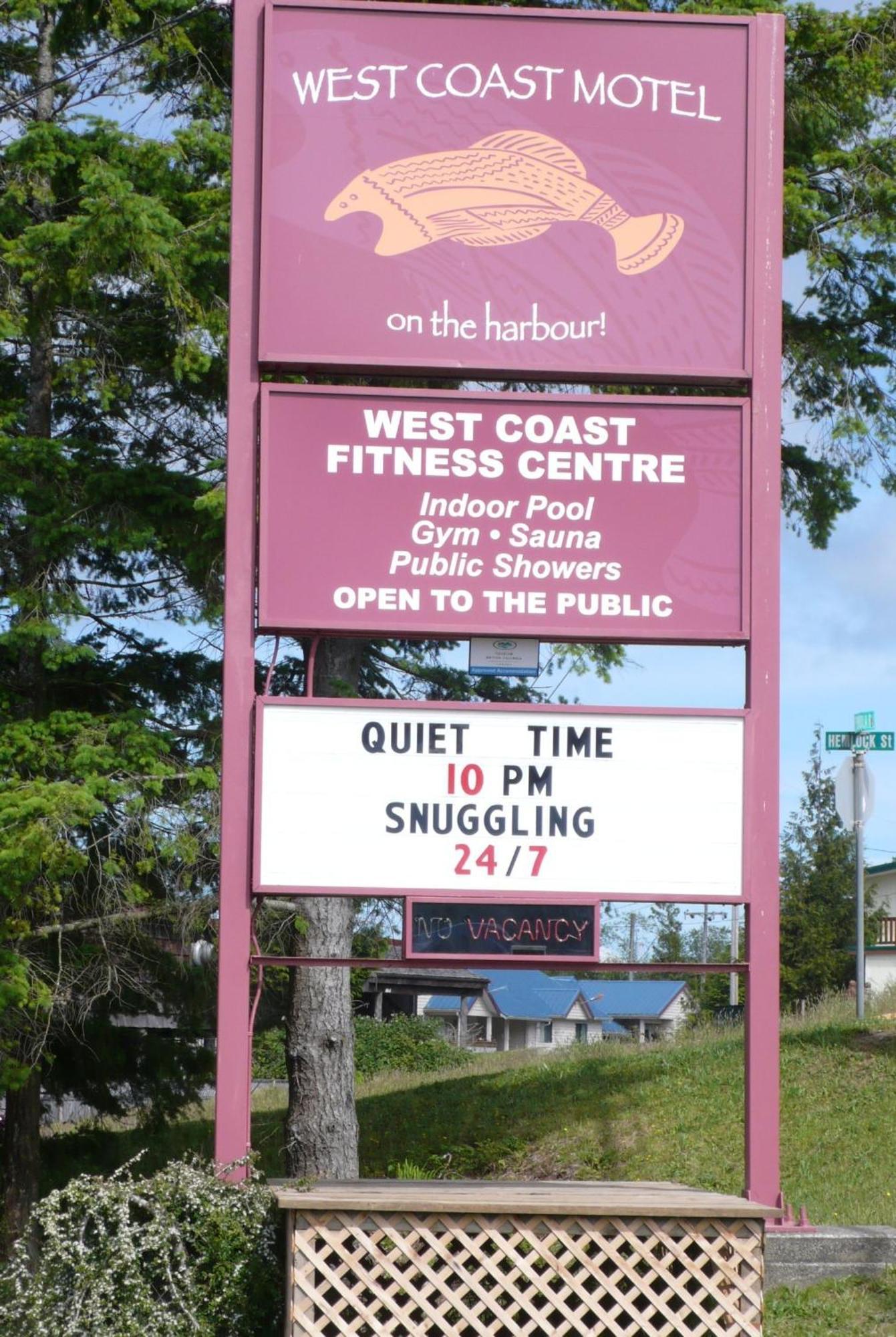 West Coast Motel On The Harbour Ucluelet Ngoại thất bức ảnh