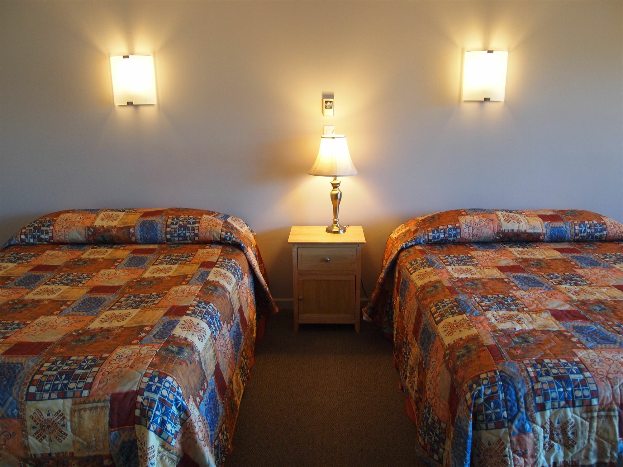 West Coast Motel On The Harbour Ucluelet Ngoại thất bức ảnh